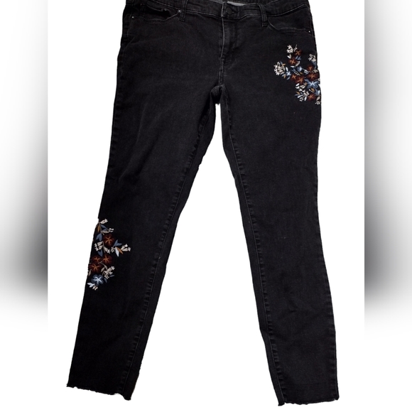 Massimo‎ Black Embroidered Mid Rise Skinny Distressed Women's Jeans 12/31 - Picture 4 of 8